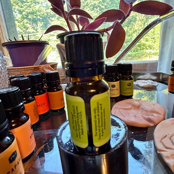 NEW Bundle of four 10 ml fragrance oils from P&J Trading - Picture 4 of 11